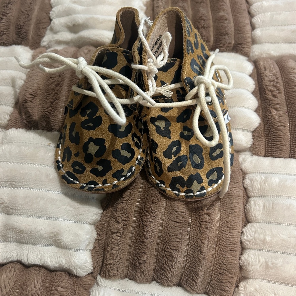Monkey Feet Leopard Pattern Lace-Up Shoes